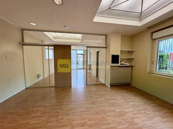 Negozio 4 locali - Rif. NegozioBelledo Lecco