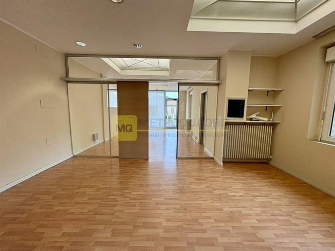 Negozio 4 locali - Rif. NegozioBelledo Lecco