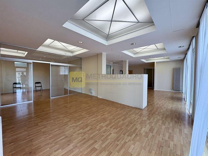 Negozio 4 locali - Rif. NegozioBelledo Lecco