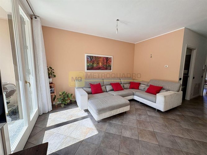 VALMADRERA (LC) - elegante villa a schiera con ascensore interno, doppi giardini e ampi spazi – Valm Valmadrera
