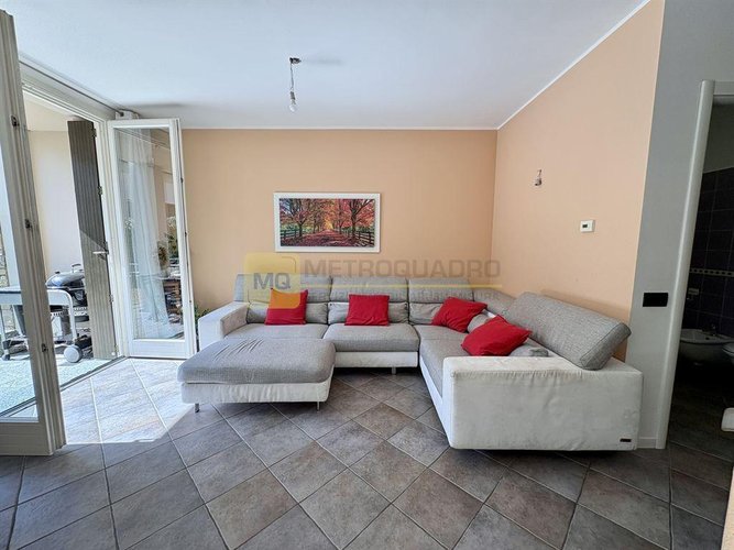 VALMADRERA (LC) - elegante villa a schiera con ascensore interno, doppi giardini e ampi spazi – Valm Valmadrera