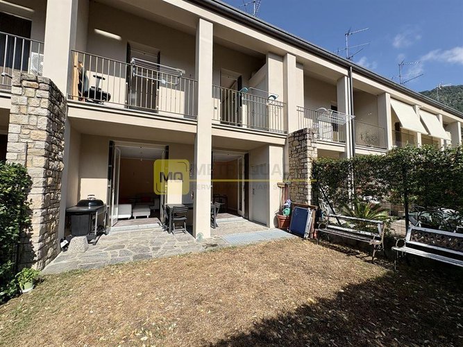 VALMADRERA (LC) - elegante villa a schiera con ascensore interno, doppi giardini e ampi spazi – Valm Valmadrera