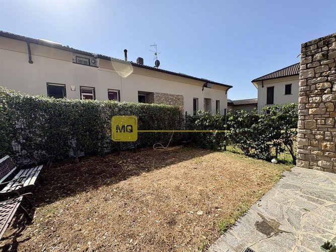 VALMADRERA (LC) - elegante villa a schiera con ascensore interno, doppi giardini e ampi spazi – Valm Valmadrera
