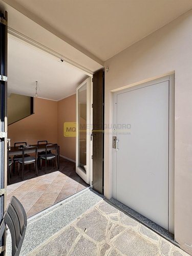 VALMADRERA (LC) - elegante villa a schiera con ascensore interno, doppi giardini e ampi spazi – Valm Valmadrera