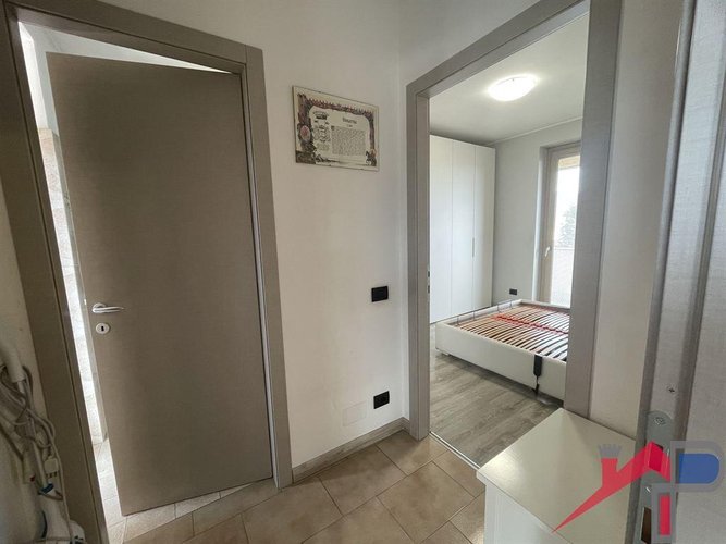 Ampio Bilocale Ristrutturato con grandi Terrazzi, Box e Cantina Calusco d'Adda