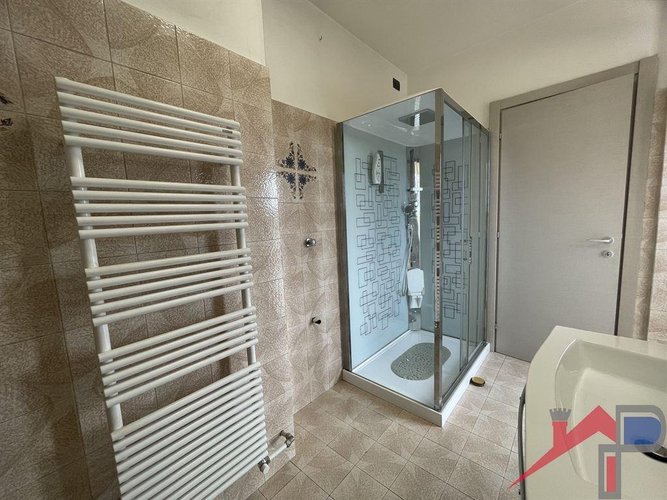 Ampio Bilocale Ristrutturato con grandi Terrazzi, Box e Cantina Calusco d'Adda