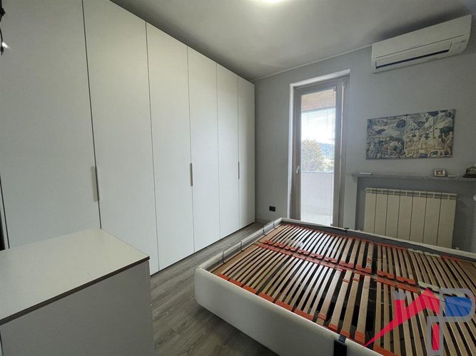Ampio Bilocale Ristrutturato con grandi Terrazzi, Box e Cantina Calusco d'Adda