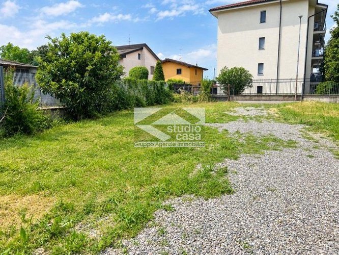 PORTICATO CON AREA mq 500 DA VALORIZZARE - IDEALE PER NUOVO PROGETTO ABITATIVO Spirano
