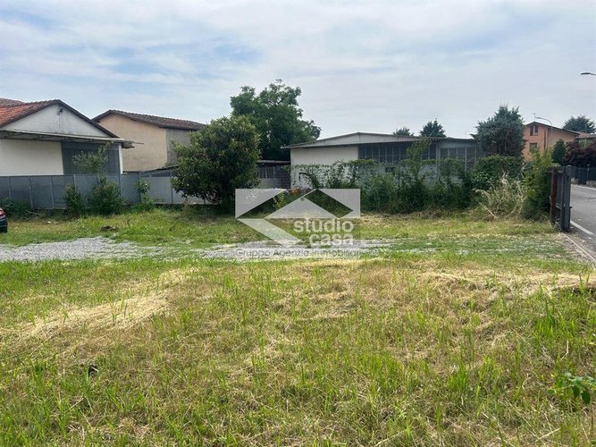 PORTICATO CON AREA mq 500 DA VALORIZZARE - IDEALE PER NUOVO PROGETTO ABITATIVO Spirano