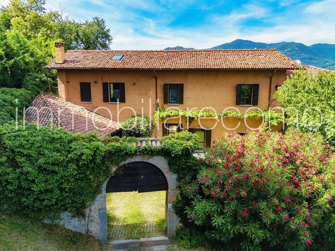 Villa 11 locali - Rif. 117254