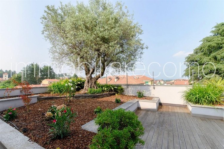 Attico 7 locali - Rif. 117261 Appiano Gentile