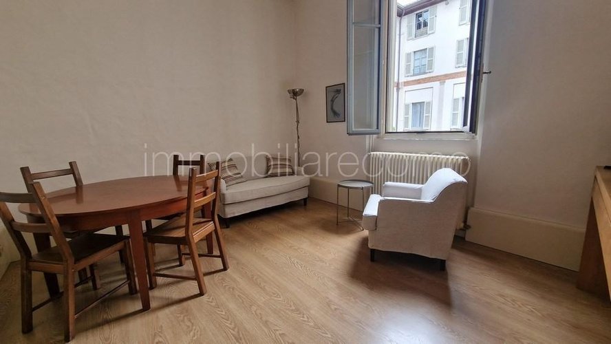 APPARTAMENTO ARREDATO IN CENTRO STORICO Como