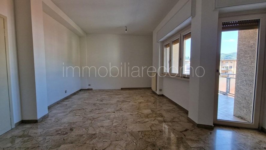 APPARTAMENTO IN LOCAZIONE ADIACENTE MURA CITTADINE Como