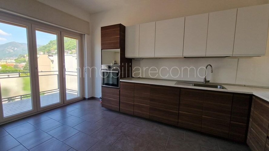 APPARTAMENTO IN LOCAZIONE ADIACENTE MURA CITTADINE Como
