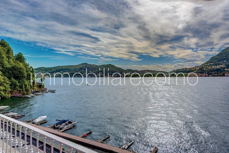BLEVIO – APARTMENT IN LAKE FRONT HISTORICAL VILLA Blevio