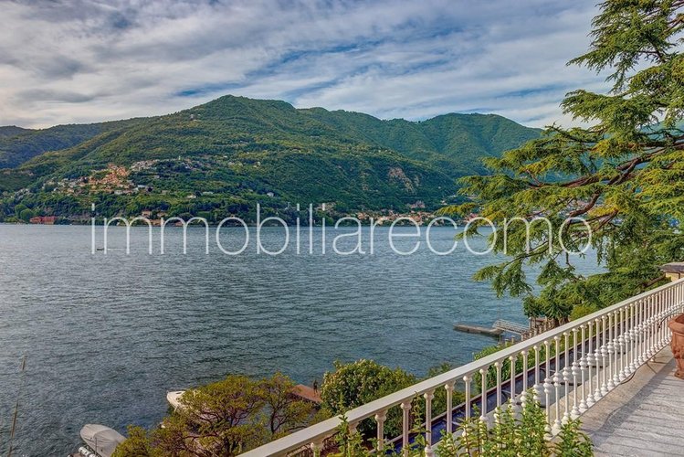 BLEVIO – APARTMENT IN LAKE FRONT HISTORICAL VILLA Blevio