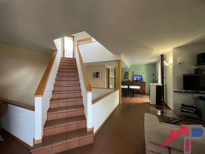 Splendida Villa a Schiera su Tre Piani a Caprino Bergamasco Caprino Bergamasco