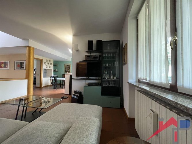 Splendida Villa a Schiera su Tre Piani a Caprino Bergamasco Caprino Bergamasco