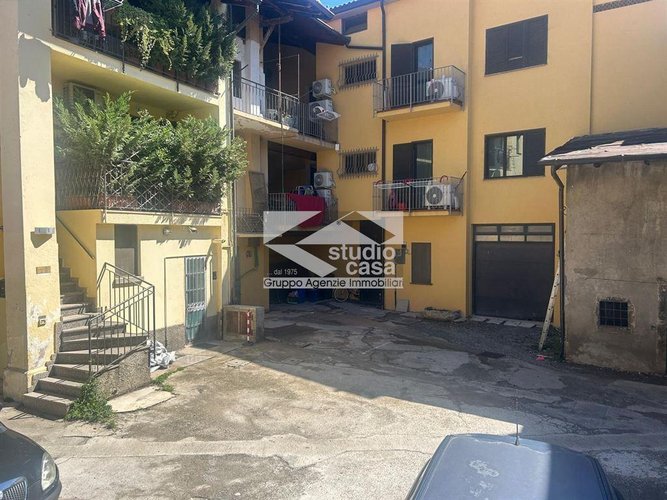 VERDELLO – INTERO STABILE RISTRUTTURATO CON 9 APPARTAMENTI E NEGOZIO – OTTIMA OPPORTUNITÀ DI INVESTI Verdello